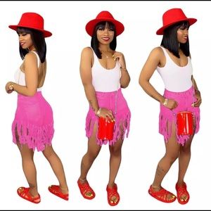 Sexy torn designed shorts